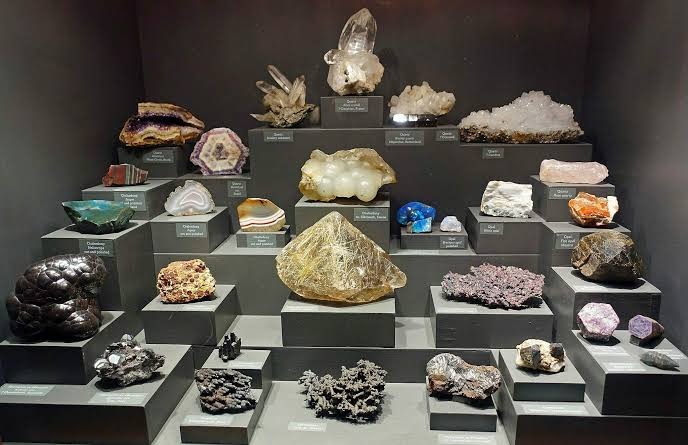 Taller de Mineralogía: Reconocimiento de Minerales - Grupo 2
